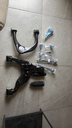 Toyota Tacoma 2021 Control Arms Upper and Lower Right Side