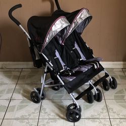 PRACTICALLY NEW JEEP LIGHT WEIGHT DOUBLE STROLLER!!!!!