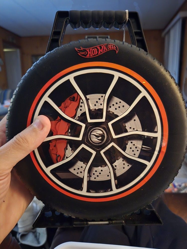 8 Car Hot Wheels Case With Cars