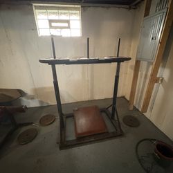 Vertical Squat Machine 