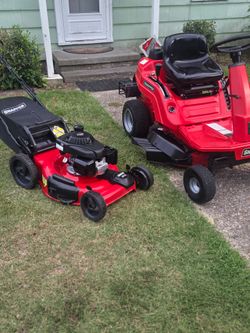 SNAPPER  (RER) HYDROSTATIC 11.5HP 344CC 28"CUT HI VAC RIDING MOWER