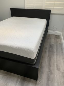 Queen Bed & Mattress 