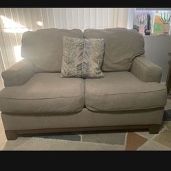 Couches/beige 