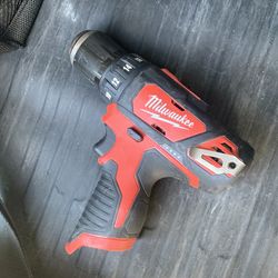 Milwaukee m12 3/8 drill driver