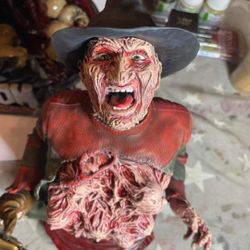 Freddy BUST