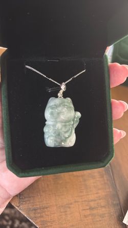 Brand new Burma Jade lucky cat pendant