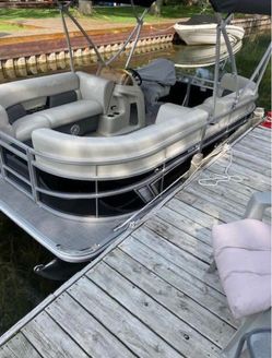 2023 Smokercraft Sunchaser vista 16LR
