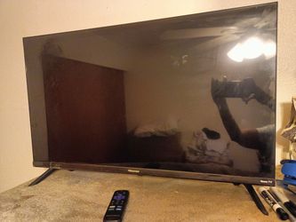 32" TV w/ Remote