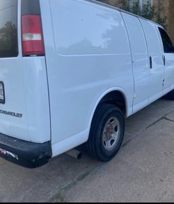 Chevy express 2500