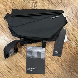 NEW- NIID R1 Radiant Urban Sling - Quick Access, Expandable Black Crossbody Bag