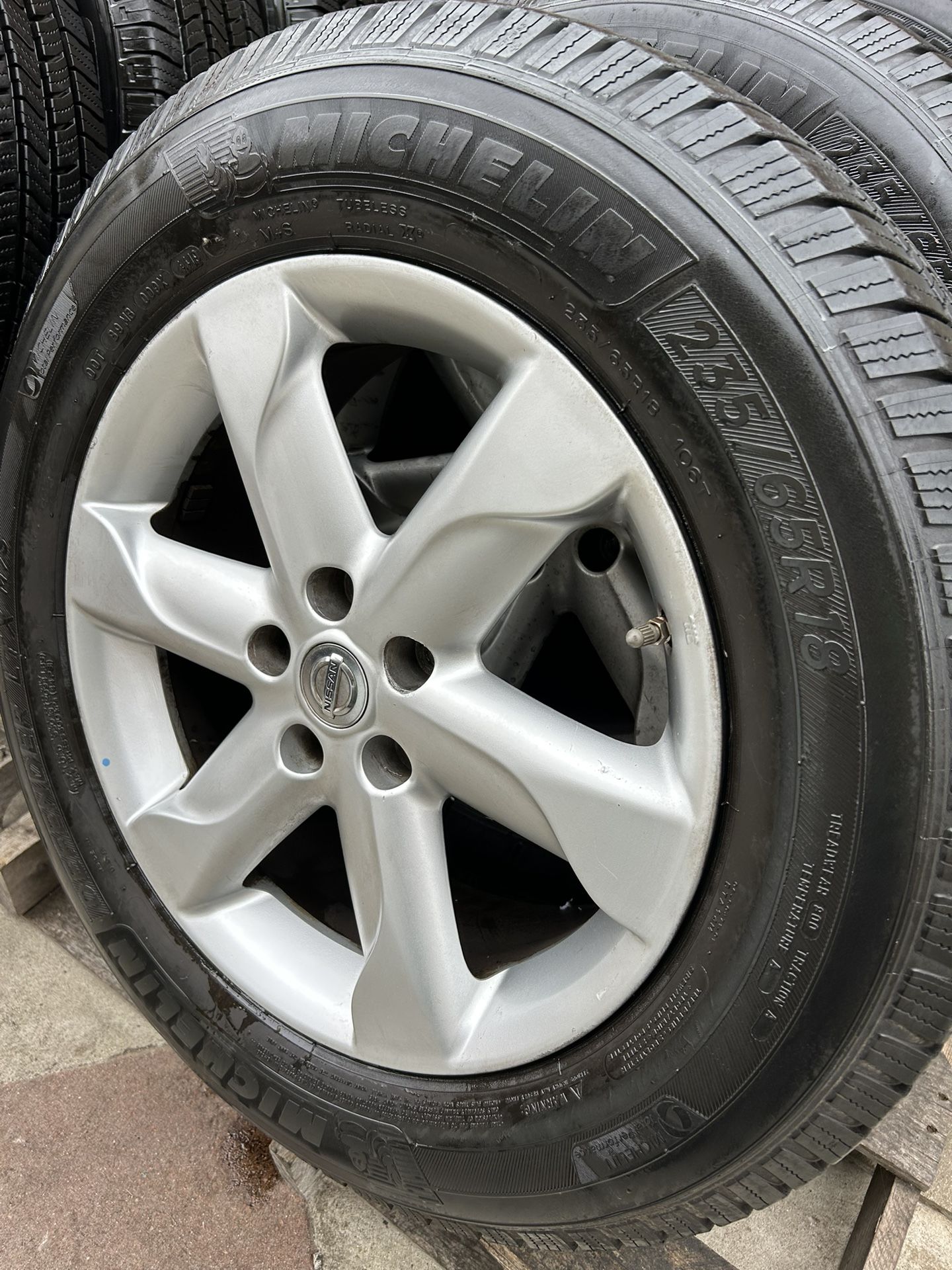 4- MICHELIN RADIAL DEFENDER 