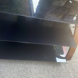 Very Nice 3 Tier TV Stand In Excellent Condition 