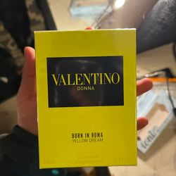 Valentino Born In Roma Yellow Dream Eau de Parfum 3.4 oz