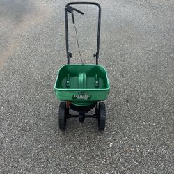 Scotts Fertilizer Spreader Turfbuilder Mini