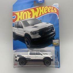 Hot Wheels 2020 Ram 1500 Rebel
