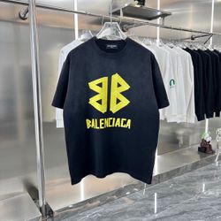 Balenciaga Men’s T-shirt New 