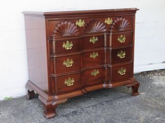 Carved Shell Solid Mahogany Block Front Chest Dresser Traditional Vintage 5049
