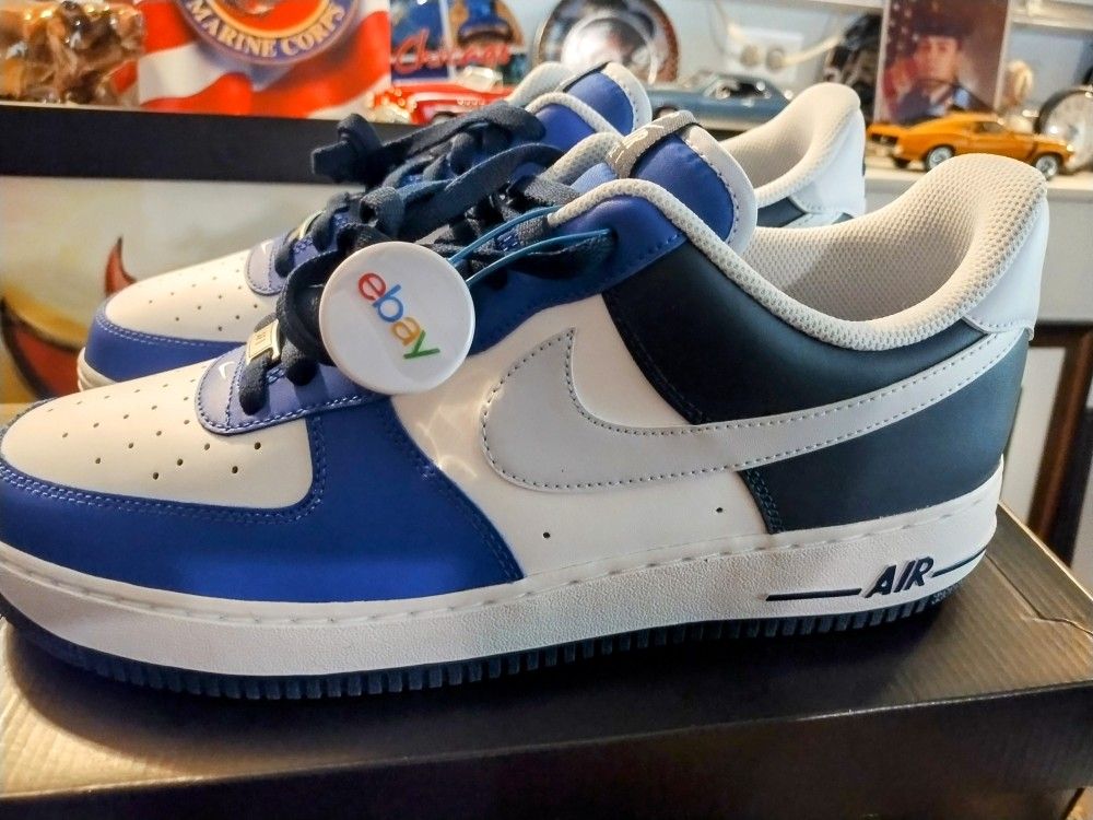 Air Forces 1 "07 LV8  Men  Size12