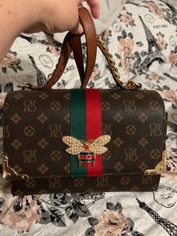 Queen bee purse