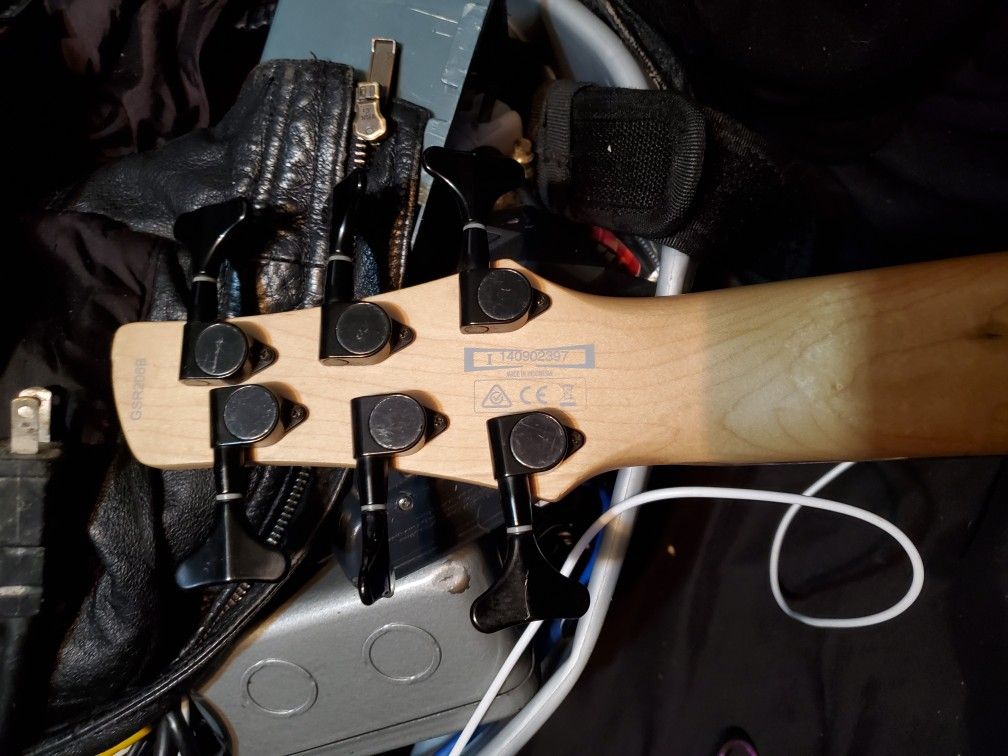 •••• Ibanez GSR206 6-String Electric Bass Walnut Flat finish Rosewood fretboard
