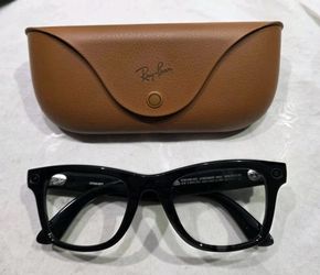 Ray-Ban Meta Glasses Gen 2 Wayfarer Shiny Black Transitions Lenses Charging Case