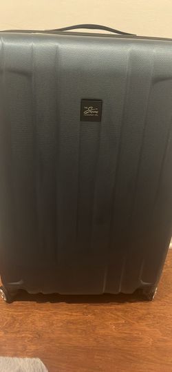 Skyway Luggage Co. Hard Shell Spinner Suitcase