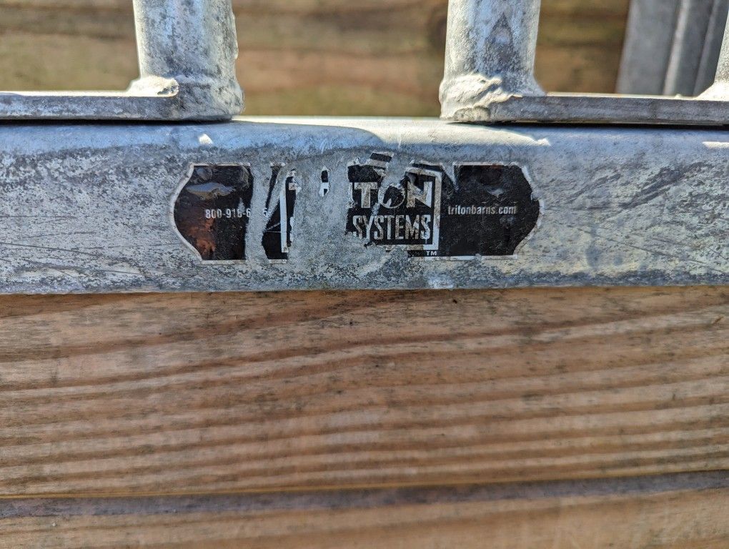 Full 4 sided Triton barn systems Hot Galvanized Horse Stall