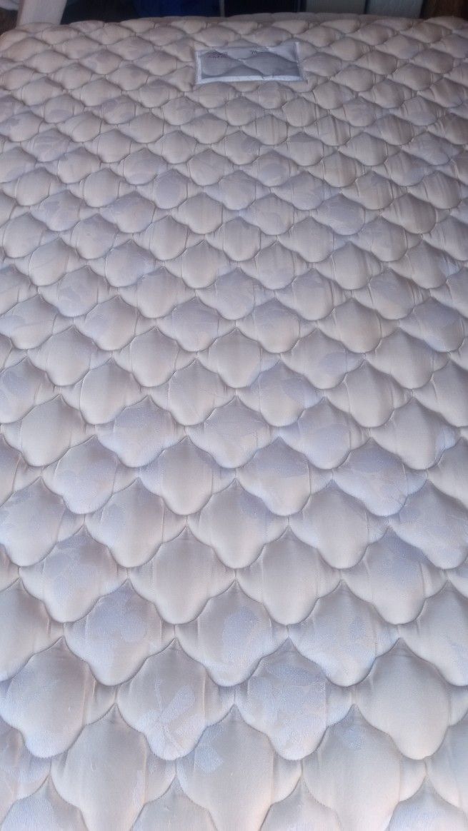 Full Size Mattress And Box Spring