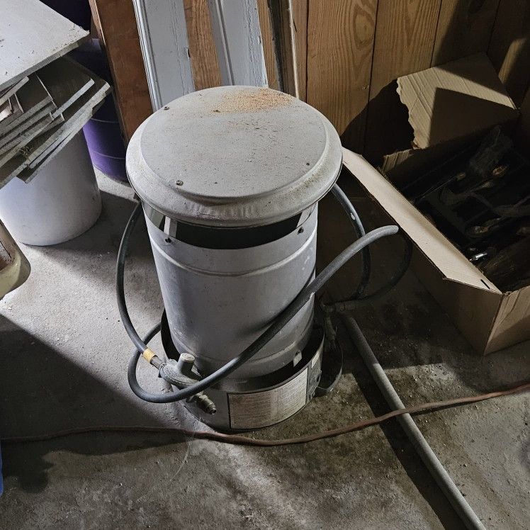 Contractors Propane Heater And Large Propane Tank