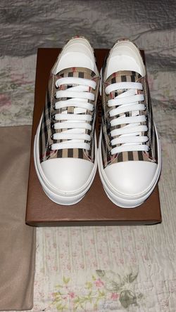 Brand New Burberry Size 6 Women amd Size 5 Men