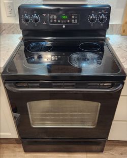 Black Ge 30-inch electric glass top stove
