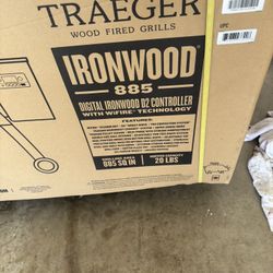 TRAEGER  PELLET SMOKER GRILL