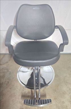 Black Vinyl Salon Chair With a Heavy-Duty Chrome Hydraulic Base