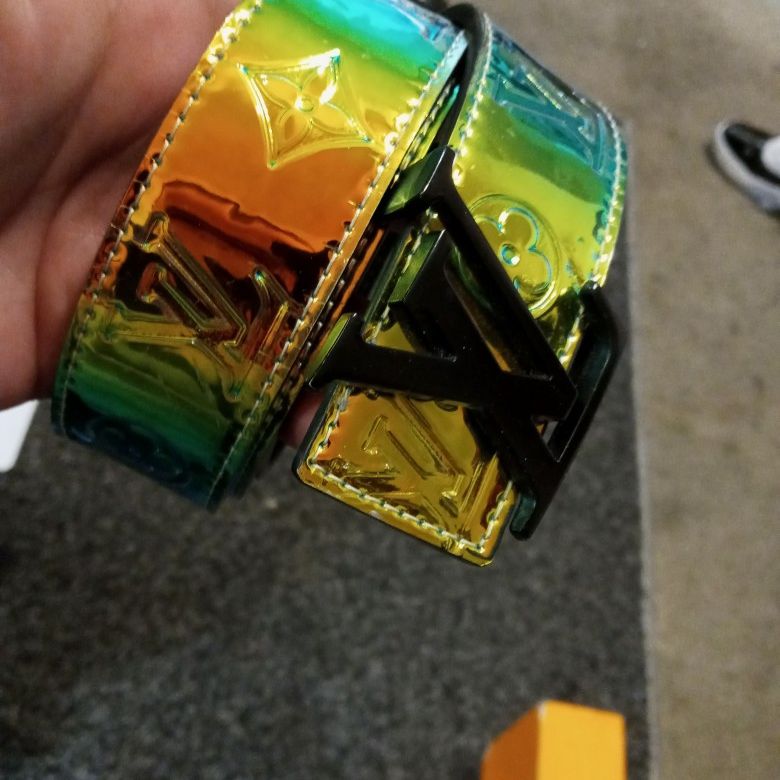 Louis Vuitton Belt Hologram 💚🔥 $275 Fast shipping: Item will be