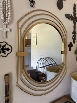 Wall mirror