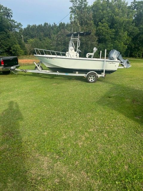 2005 Edgewater Boat 185cc