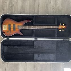 Ibanez SR640ZW Soundgear 4‑String Bass + Hard Case