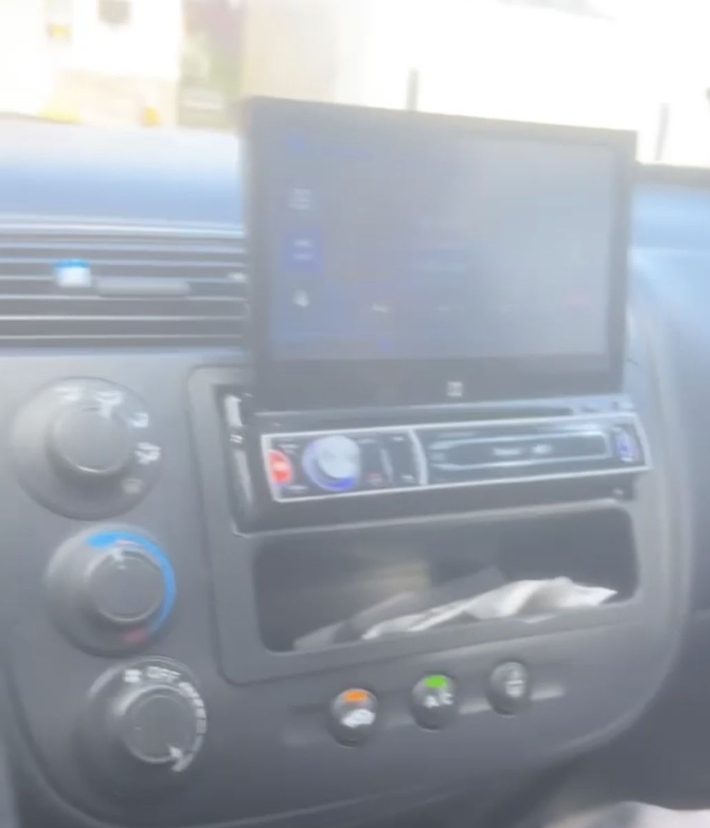dual Bluetooth car Stereo