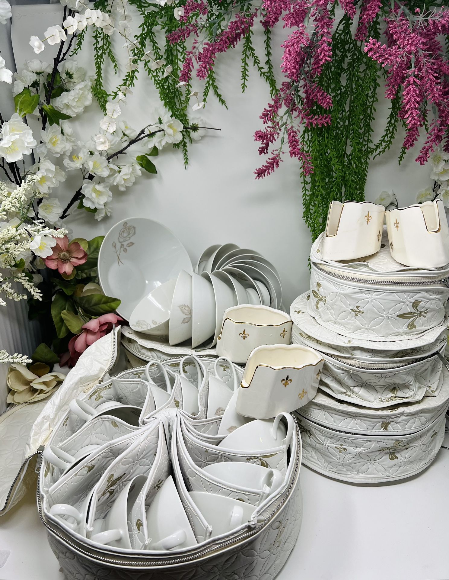 China dinnerware Rosenthal “Classic Rose” by Raymond Loewy – Selb Germany