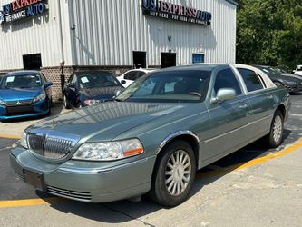 2004 Lincoln Town Car