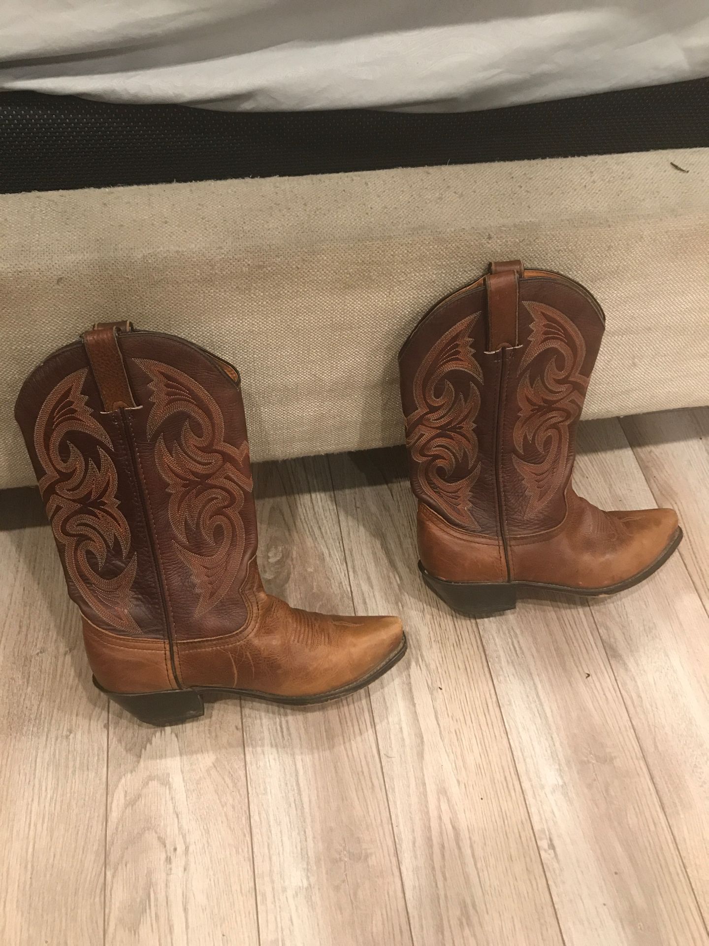 Cowgirl/Cowboy Boots