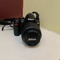  Nikon Camera