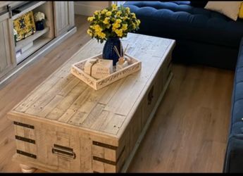 Carynhurst Lift Top Coffee Table