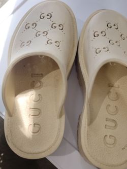 Gucci sandals size 41 $100