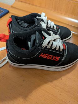 Boys Heelys Shoes with caps, Size Youth 13C