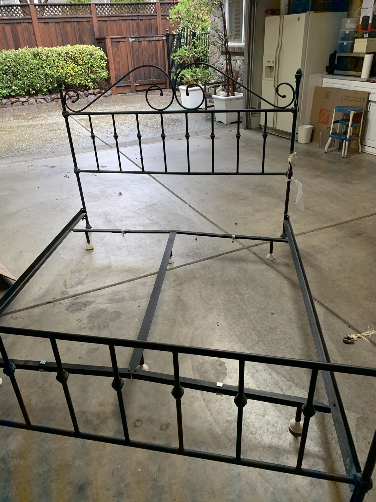 Cal king metal bed frame