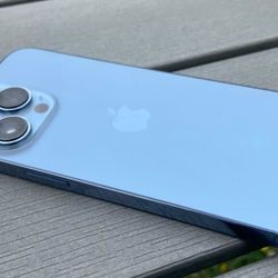 iphone 13 pro max blue . 