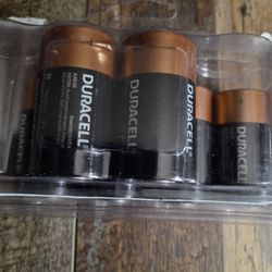 6 New D Alkaline All-Purpose Batteries Duracell Coppertop 03/2027 Exp Dt