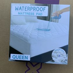 (DISCOUNTED) Waterproof Queen Size Mattress Pad