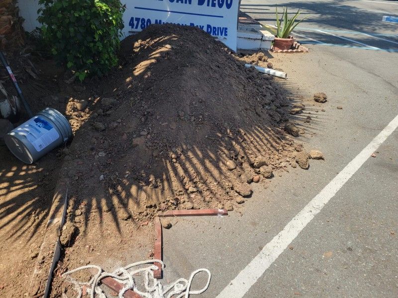 FREE dirt And Big Rocks